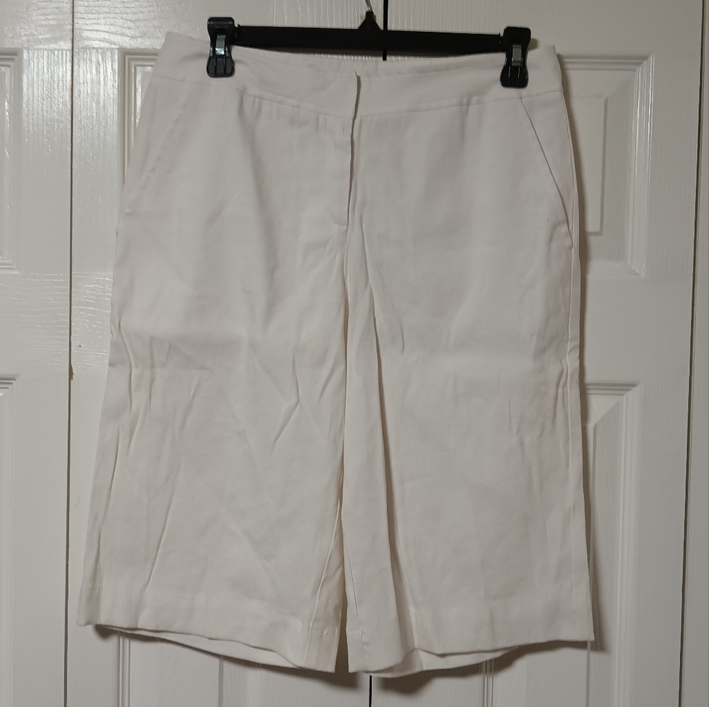 Bailey 44 White Linen Bermuda Shorts